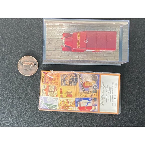 Lledo Collectors Guild DG052028 1935 Morris Parcels Van - Radio Times Christmas - Picture 3 of 16